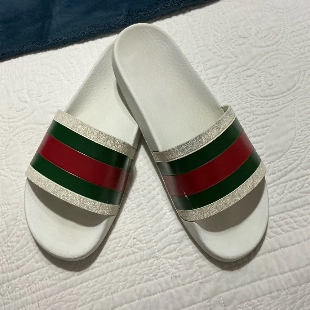 Gucci men’s web rubber slide sandal size 9
